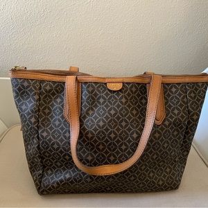 Fossil tote